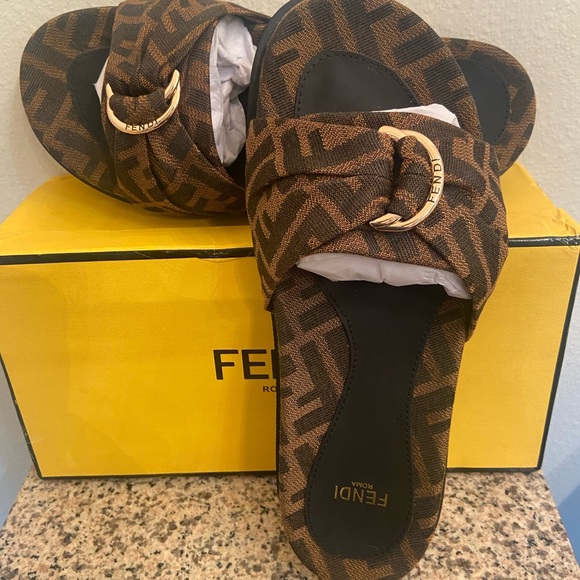 Fendi monogram slide. European size 42. Brand new with dust bag and box. $158 - Picture 2 of 3
